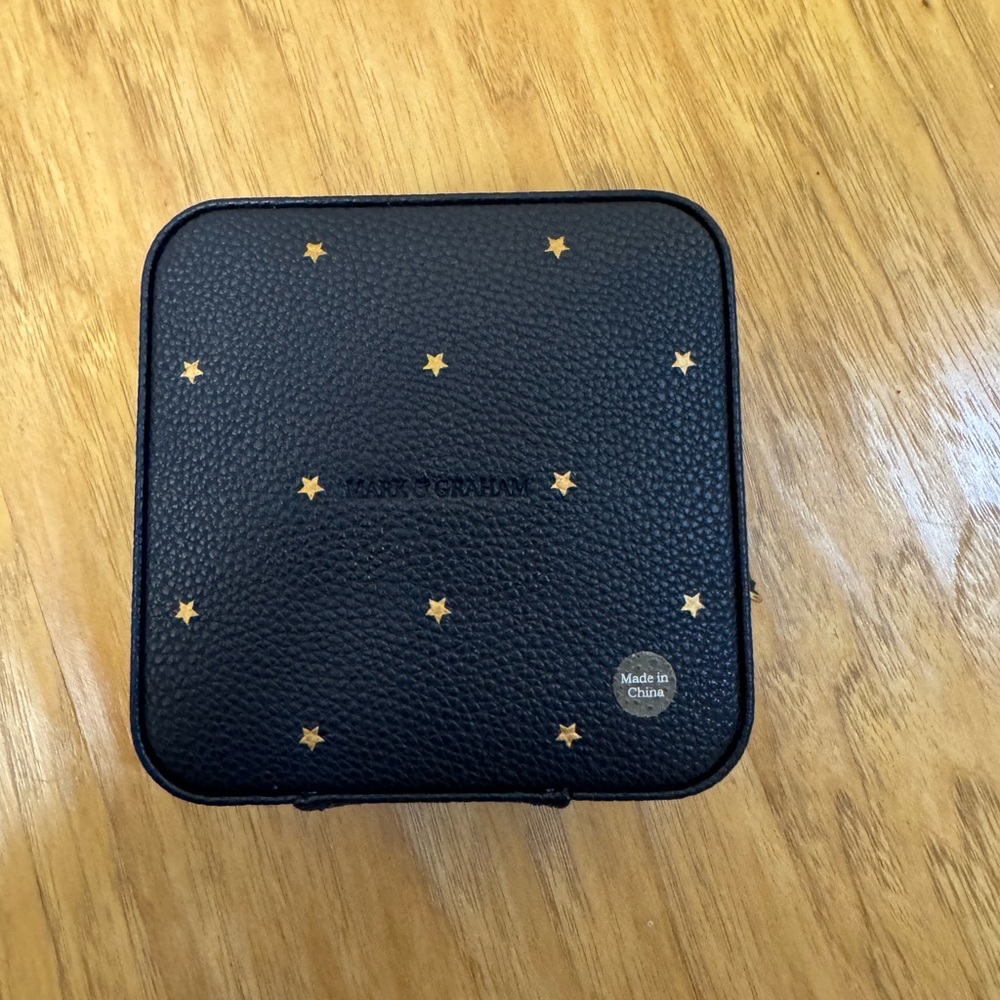 🚨MAKE AN OFFER🚨 Mark and Graham AMC Monogrammed Small Travel Jewelry Case - Picture 7 of 13